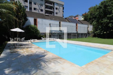Apartamento à venda com 300m², 5 quartos e 3 vagasÁrea comum - Piscina
