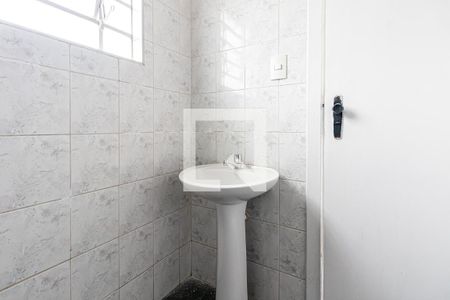 Banheiro de apartamento para alugar com 1 quarto, 30m² em Vila Carrão, São Paulo