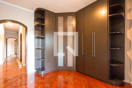 Casa à venda com 210m², 3 quartos e 5 vagas Casa à venda com 210m², 3 quartos e 5 vagasSuíte