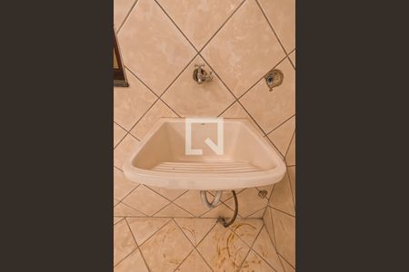 Casa à venda com 210m², 3 quartos e 5 vagas Casa à venda com 210m², 3 quartos e 5 vagasÁrea de Serviço