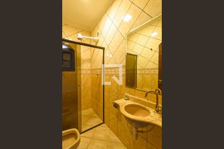 Casa à venda com 210m², 3 quartos e 5 vagas Casa à venda com 210m², 3 quartos e 5 vagasBanheiro 1