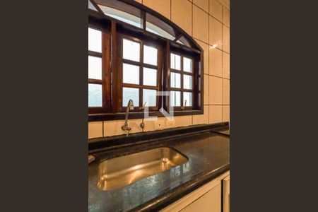 Casa à venda com 210m², 3 quartos e 5 vagas Casa à venda com 210m², 3 quartos e 5 vagasCozinha