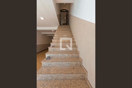 Casa à venda com 210m², 3 quartos e 5 vagas Casa à venda com 210m², 3 quartos e 5 vagasEntrada