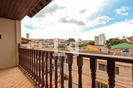 Casa à venda com 210m², 3 quartos e 5 vagas Casa à venda com 210m², 3 quartos e 5 vagasVaranda da Suíte