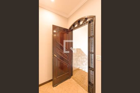 Casa à venda com 210m², 3 quartos e 5 vagas Casa à venda com 210m², 3 quartos e 5 vagasEntrada