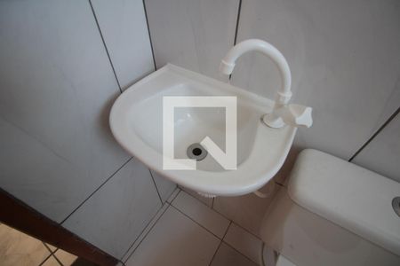 Banheiro Social de apartamento para alugar com 2 quartos, 45m² em Piratininga (venda Nova), Belo Horizonte