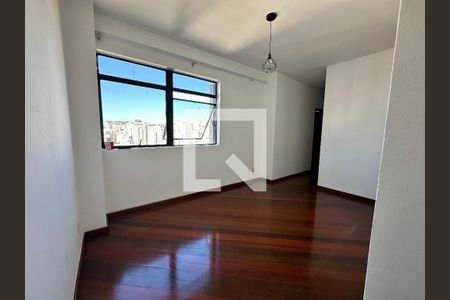 Apartamento para alugar com 3 quartos, 80m² em Funcionários, Belo Horizonte