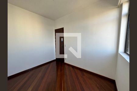 quarto 2 de apartamento para alugar com 3 quartos, 80m² em Funcionários, Belo Horizonte