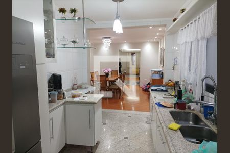 Casa à venda com 245m², 7 quartos e 1 vagaCozinha