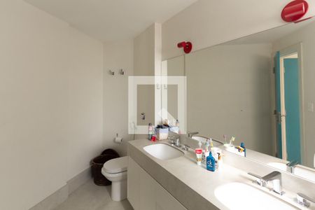 Apartamento à venda com 152m², 3 quartos e 1 vagaBanheiro da Suíte 