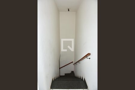 Casa à venda com 150m², 2 quartos e 3 vagasEscada