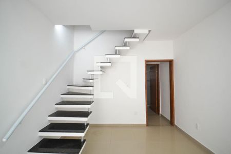 Sala de casa para alugar com 2 quartos, 68m² em Heliópolis, Belford Roxo
