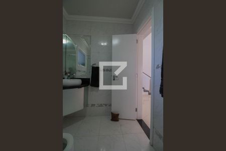 Casa à venda com 500m², 3 quartos e 2 vagasBanheiro 4