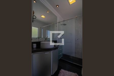 Casa à venda com 500m², 3 quartos e 2 vagasBanheiro da Suíte 2