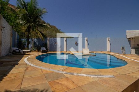 Casa à venda com 500m², 3 quartos e 2 vagasPiscina