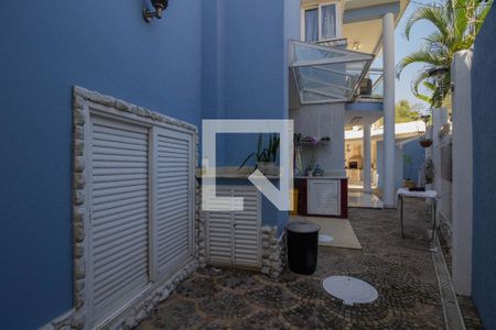 Casa à venda com 500m², 3 quartos e 2 vagasLateral