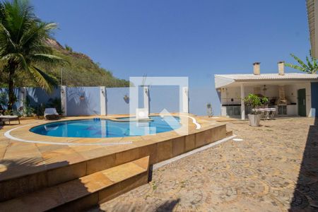 Casa à venda com 500m², 3 quartos e 2 vagasPiscina