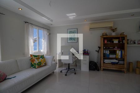 Casa à venda com 500m², 3 quartos e 2 vagasEscritório