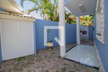 Casa à venda com 500m², 3 quartos e 2 vagasLateral 