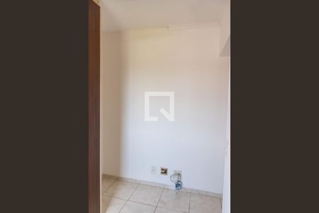 Apartamento à venda com 85m², 2 quartos e 1 vaga Apartamento à venda com 85m², 2 quartos e 1 vagaCloset da suíte
