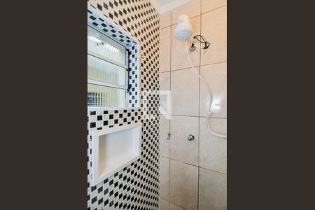 Banheiro de kitnet/studio para alugar com 1 quarto, 12m² em Vila Galvão, Guarulhos