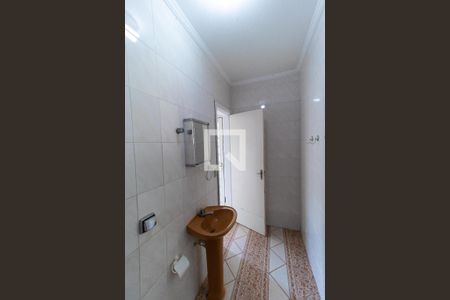 Casa para alugar com 200m², 4 quartos e 2 vagasBanheiro da Edícula