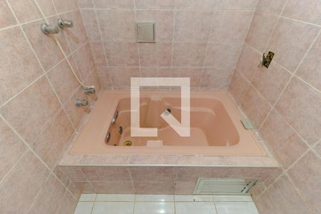 Casa para alugar com 200m², 4 quartos e 2 vagasBanheiro 01