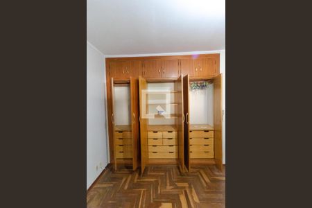 Casa para alugar com 200m², 4 quartos e 2 vagasSuíte - Armário