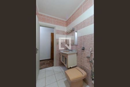 Casa para alugar com 200m², 4 quartos e 2 vagasBanheiro 01