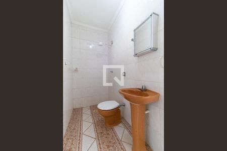 Casa para alugar com 200m², 4 quartos e 2 vagasBanheiro da Edícula