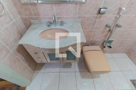 Casa para alugar com 200m², 4 quartos e 2 vagasBanheiro 01