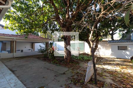 Casa para alugar com 200m², 4 quartos e 2 vagasQuintal