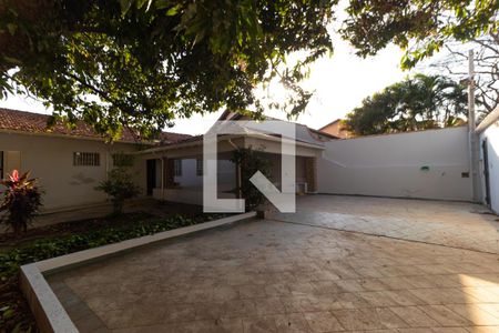 Casa para alugar com 200m², 4 quartos e 2 vagasQuintal