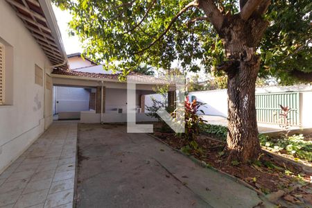 Casa para alugar com 200m², 4 quartos e 2 vagasQuintal