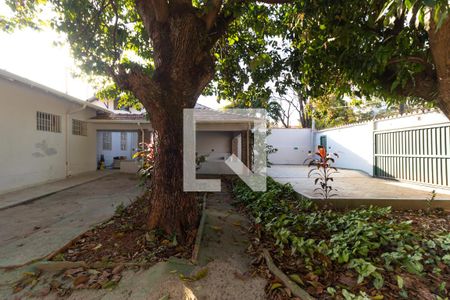 Casa para alugar com 200m², 4 quartos e 2 vagasQuintal