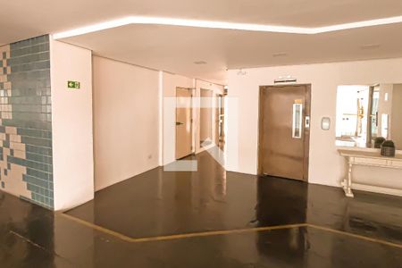 Apartamento à venda com 86m², 3 quartos e 1 vaga Apartamento à venda com 86m², 3 quartos e 1 vagaHall social