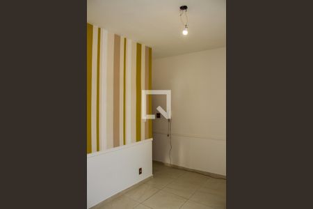 Sala de casa de condomínio para alugar com 2 quartos, 100m² em Todos Os Santos, Rio de Janeiro