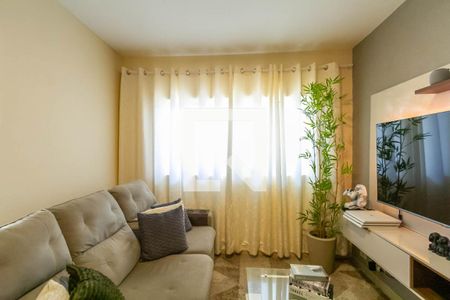 Casa à venda com 187m², 4 quartos e 2 vagas Casa à venda com 187m², 4 quartos e 2 vagasSala Casa 2