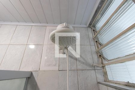 Detalhe do banheiro de apartamento para alugar com 2 quartos, 50m² em Conjunto Habitacional Jova Rural, São Paulo