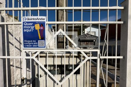 Casa à venda com 300m², 2 quartos e 5 vagas Casa à venda com 300m², 2 quartos e 5 vagasFachada