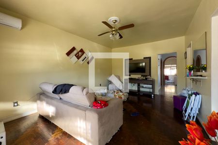 Sala de casa à venda com 2 quartos, 300m² em Camaquã, Porto Alegre