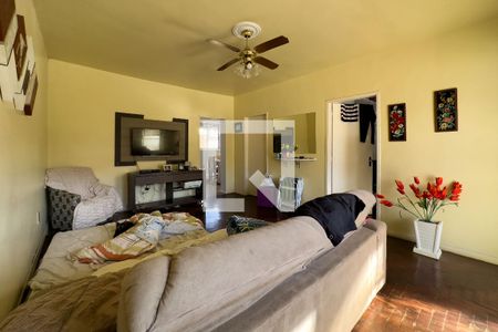 Sala de casa à venda com 2 quartos, 300m² em Camaquã, Porto Alegre