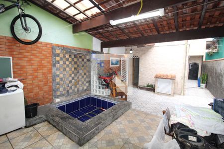 Quintal de casa à venda com 3 quartos, 125m² em Jardim Vila Formosa, São Paulo