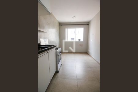 Sala / Cozinha de apartamento para alugar com 1 quarto, 24m² em Panamby, São Paulo