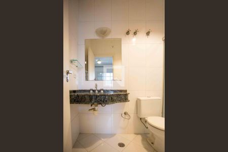 Casa à venda com 385m², 6 quartos e 2 vagasBanheiro da Suíte 2