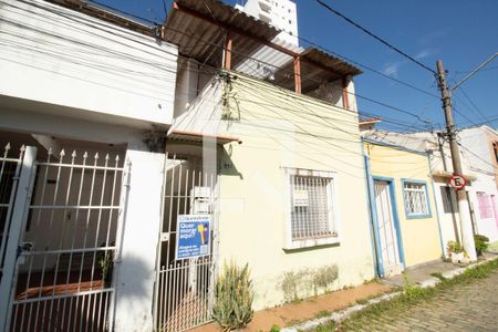 Casa à venda com 95m², 4 quartos e sem vagaFachada