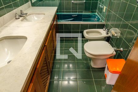 Apartamento para alugar com 215m², 4 quartos e 3 vagasBanheiro 2 - Suíte
