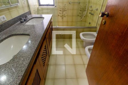 Apartamento para alugar com 215m², 4 quartos e 3 vagasBanheiro 1 - Suíte