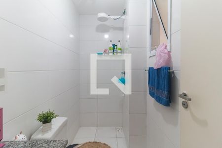Banheiro de apartamento para alugar com 2 quartos, 55m² em Jundiapeba, Mogi das Cruzes