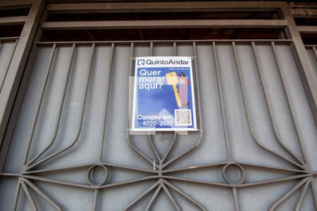 Casa à venda com 160m², 2 quartos e 2 vagas Casa à venda com 160m², 2 quartos e 2 vagasPlaca